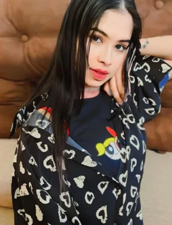 Deerthana, a glamorous Tamil serial actress escort offering Escort Service in Bangalore