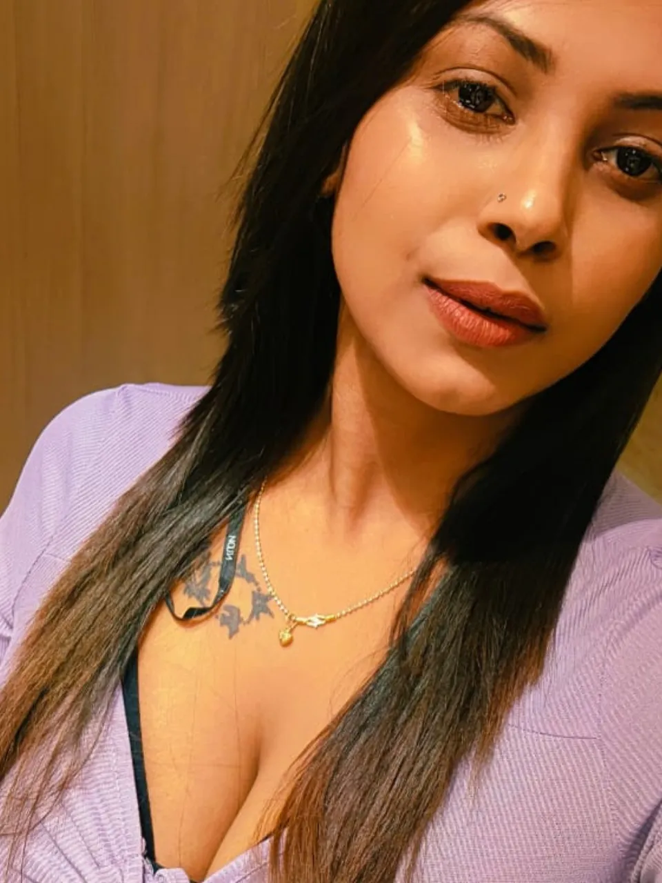 Independent adult companion profile
